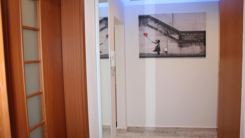 EXKLUZÍVNE-SPEKTRUM REALITY- Na Predaj kompletne rekonštruovaný 3-izbový  byt, 64 m2 s loggiou, Handlová