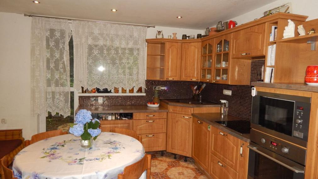 EXKLUZÍVNE-SPEKTRUM REALITY- Na predaj 5-izbový rodinný dom s pozemkom 1088 m2, Janová Lehota, okres Žiar nad Hronom