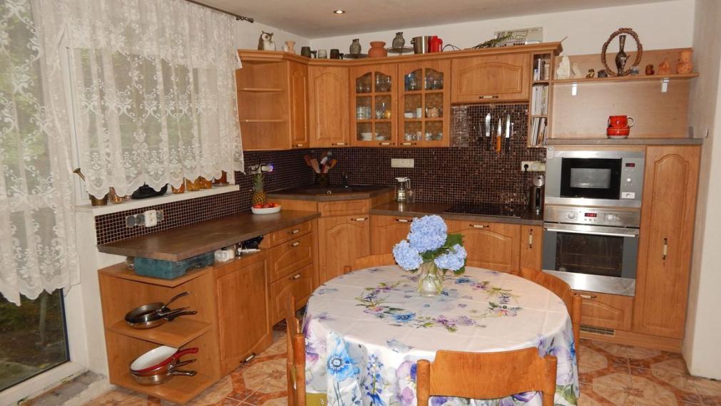 EXKLUZÍVNE-SPEKTRUM REALITY- Na predaj 5-izbový rodinný dom s pozemkom 1088 m2, Janová Lehota, okres Žiar nad Hronom