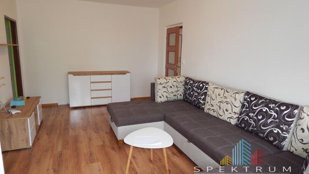 SPEKTRUM REALITY- Na PRENÁJOM 3-izbový byt, 64 m2 s balkónom, Centrum, okres Žiar Nad Hronom