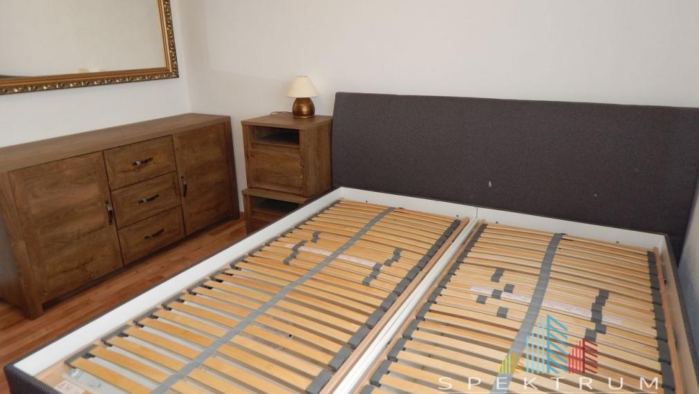 SPEKTRUM REALITY- Na PRENÁJOM 3-izbový byt, 64 m2 s balkónom, Centrum, okres Žiar Nad Hronom