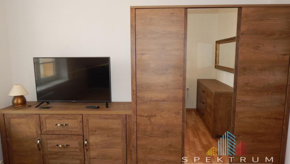 SPEKTRUM REALITY- Na PRENÁJOM 3-izbový byt, 64 m2 s balkónom, Centrum, okres Žiar Nad Hronom