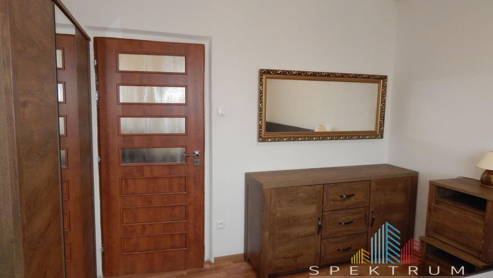 SPEKTRUM REALITY- Na PRENÁJOM 3-izbový byt, 64 m2 s balkónom, Centrum, okres Žiar Nad Hronom