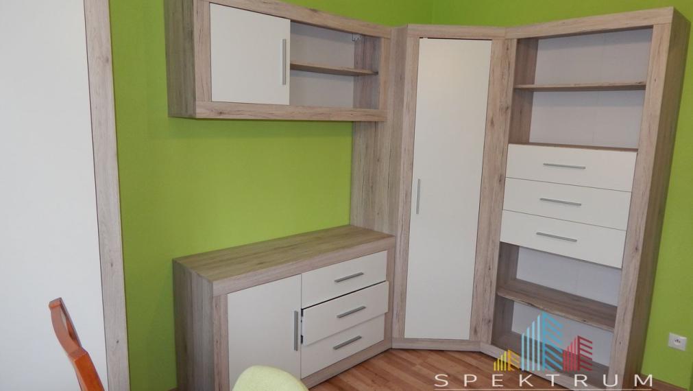 SPEKTRUM REALITY- Na PRENÁJOM 3-izbový byt, 64 m2 s balkónom, Centrum, okres Žiar Nad Hronom