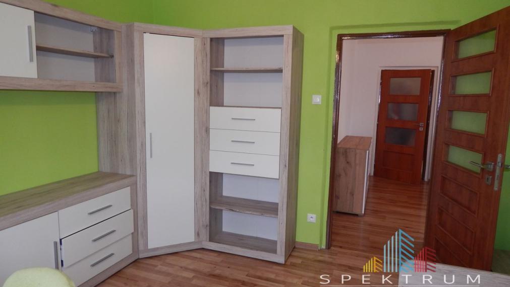 SPEKTRUM REALITY- Na PRENÁJOM 3-izbový byt, 64 m2 s balkónom, Centrum, okres Žiar Nad Hronom