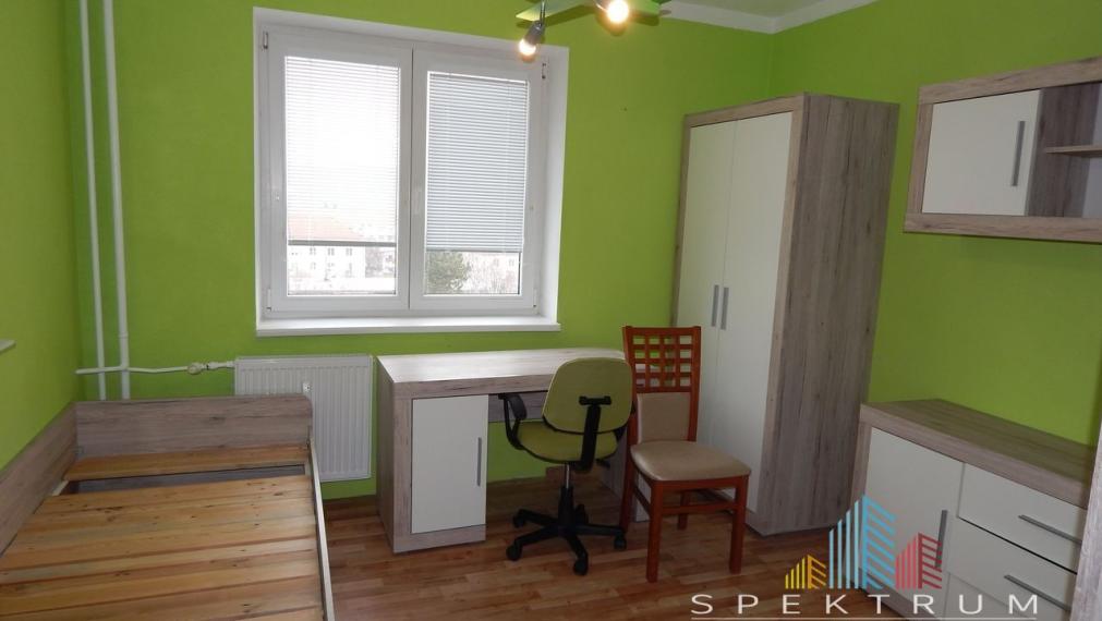 SPEKTRUM REALITY- Na PRENÁJOM 3-izbový byt, 64 m2 s balkónom, Centrum, okres Žiar Nad Hronom