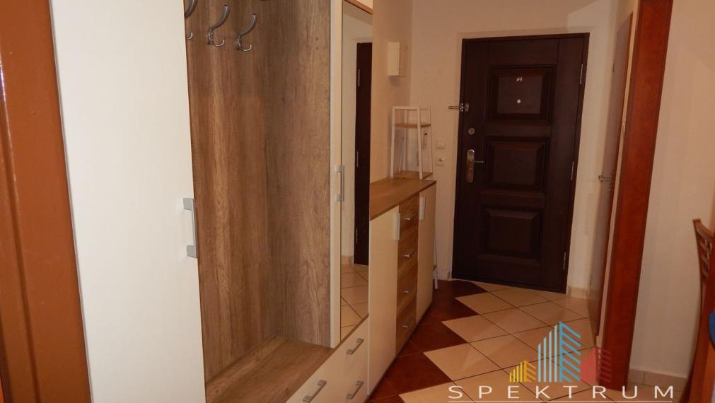 SPEKTRUM REALITY- Na PRENÁJOM 3-izbový byt, 64 m2 s balkónom, Centrum, okres Žiar Nad Hronom