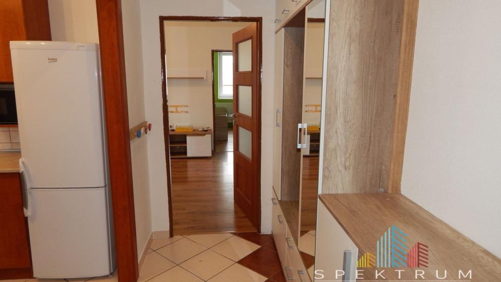 SPEKTRUM REALITY- Na PRENÁJOM 3-izbový byt, 64 m2 s balkónom, Centrum, okres Žiar Nad Hronom