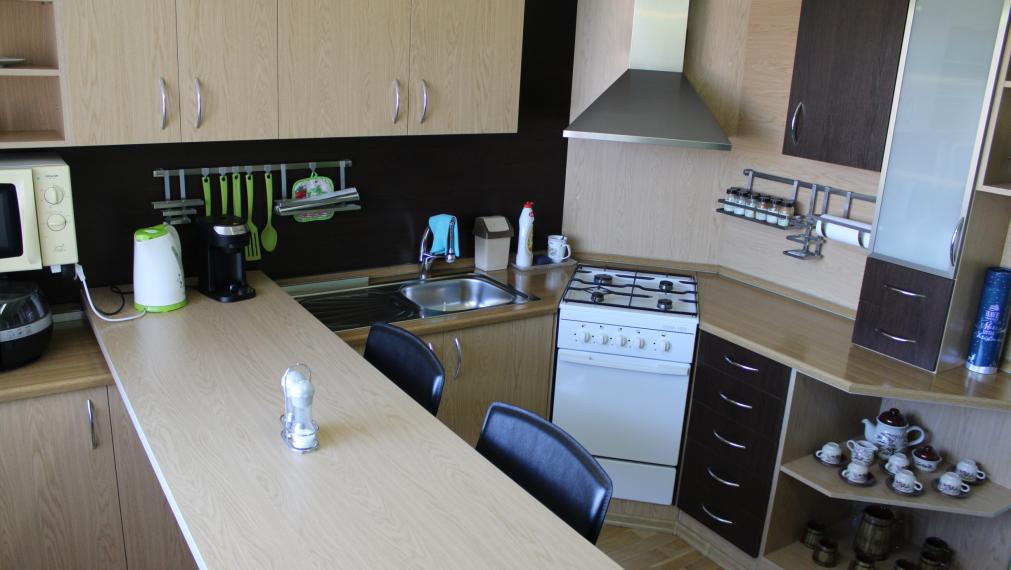 EXKLUZÍVNE-SPEKTRUM REALITY- Na Predaj kompletne rekonštruovaný 1-izbový byt, 34 m2 s balkónom, Nováky