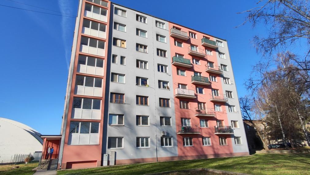 EXKLUZÍVNE-SPEKTRUM REALITY- Na Predaj kompletne rekonštruovaný 1-izbový byt, 34 m2 s balkónom, Nováky