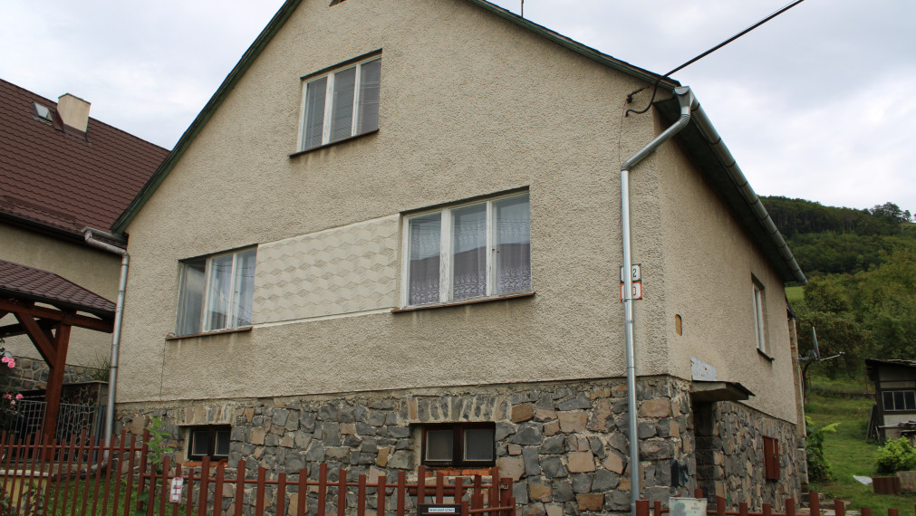 SPEKTRUM REALITY- Na predaj 4-izbový rodinný dom s pozemkom 720m2, Ráztočno, okres Prievidza