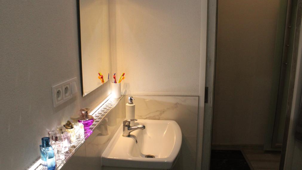 EXKLUZÍVNE- SPEKTRUM REALITY-  NA PRENÁJOM 1- izbový  byt 38.4 m2, Handlová, ul. Morovnianská cesta