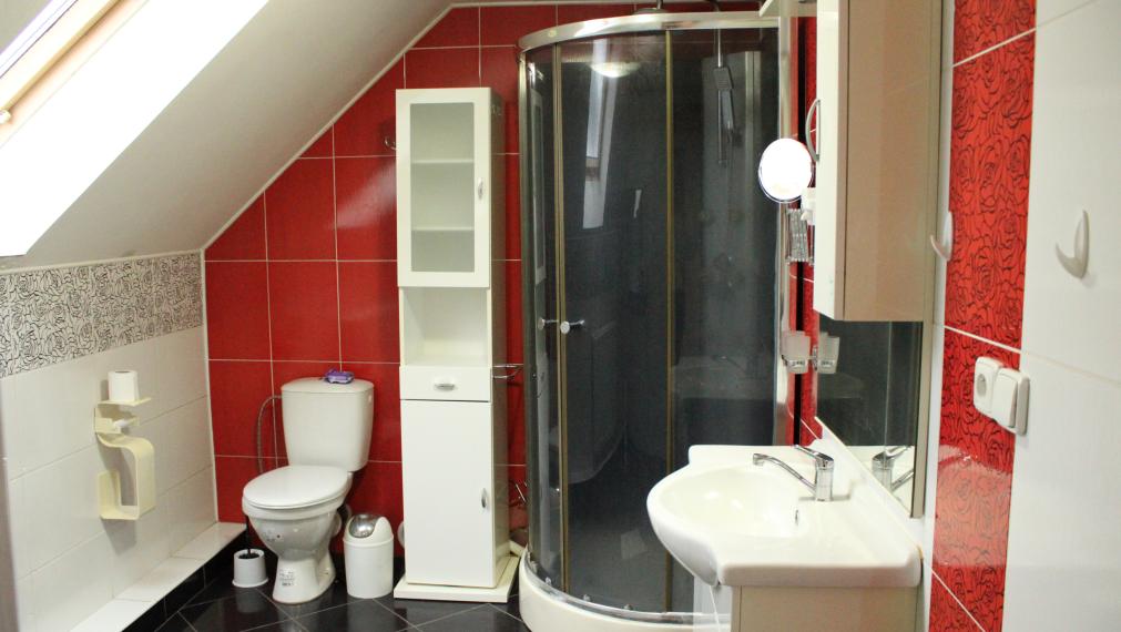 EXKLUZÍVNE-SPEKTRUM REALITY- Predaj  spoluvlastníckeho podielu- na rodinnom dome s pozemkom 666 m2, Lutila, okres Žiar nad Hronom