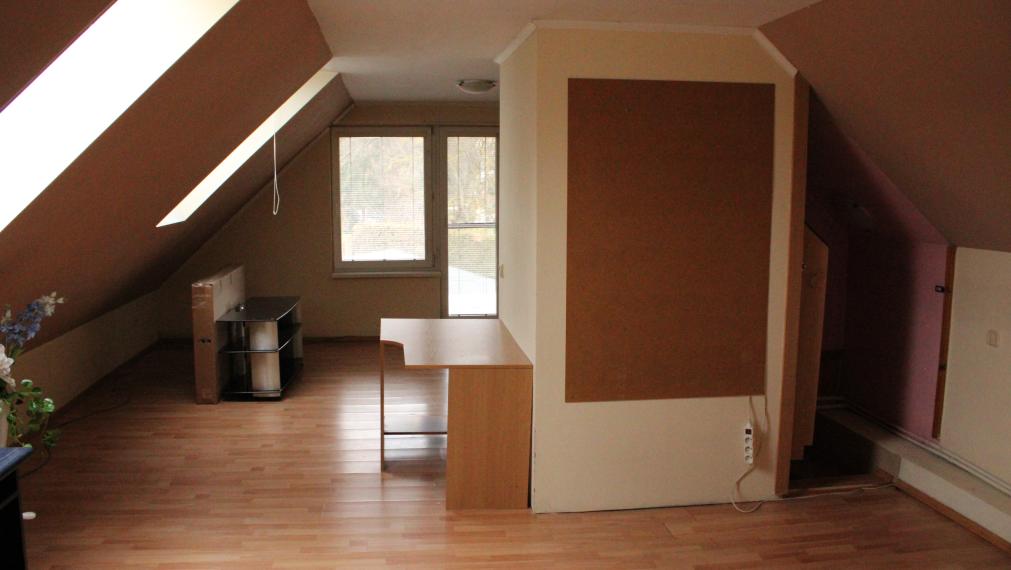 EXKLUZÍVNE-SPEKTRUM REALITY- Predaj  spoluvlastníckeho podielu- na rodinnom dome s pozemkom 666 m2, Lutila, okres Žiar nad Hronom