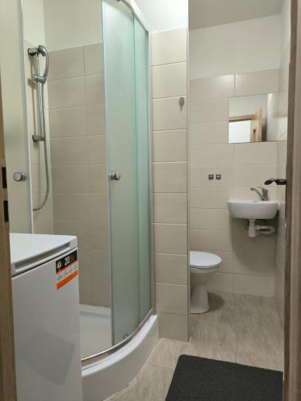 SPEKTRUM REALITY- Na PRENÁJOM komplet rekonštruovaný 1-izbový byt, 36.14 m2, Žiar nad Hronom, ul. Vansovej