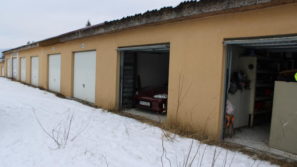 SPEKTRUM REALITY- Na Predaj moderná murovaná Garáž 24 m2, Handlová, okres Prievidza