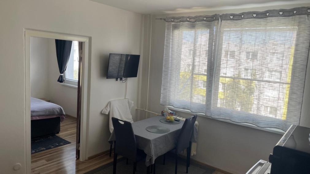 SPEKTRUM REALITY- Na Predaj 1-izbový byt, 36 m2, okres Žiar nad Hronom