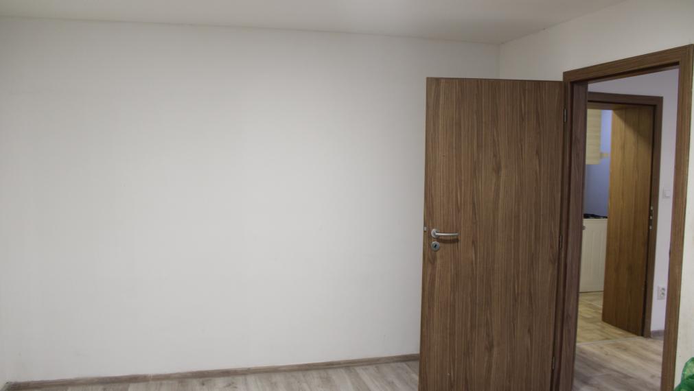 SPEKTRUM REALITY Vám ponúka na PREDAJ 2 -izbový byt 57 m2, Handlová ul. ČSA