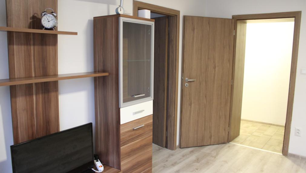 SPEKTRUM REALITY Vám ponúka na PREDAJ 2 -izbový byt 57 m2, Handlová ul. ČSA