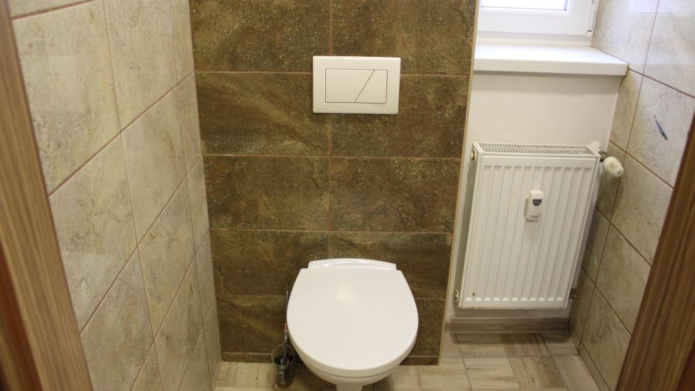 SPEKTRUM REALITY Vám ponúka na PREDAJ 2 -izbový byt 57 m2, Handlová ul. ČSA