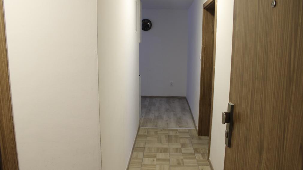 SPEKTRUM REALITY Vám ponúka na PREDAJ 2 -izbový byt 57 m2, Handlová ul. ČSA