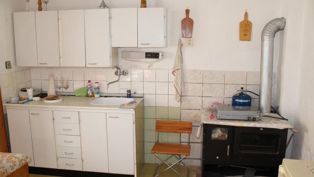 SPEKTRUM REALITY - Na Predaj  rodinný dom/ chalupa s pozemkom 819.38 m2 , Temeš, okres Prievidza