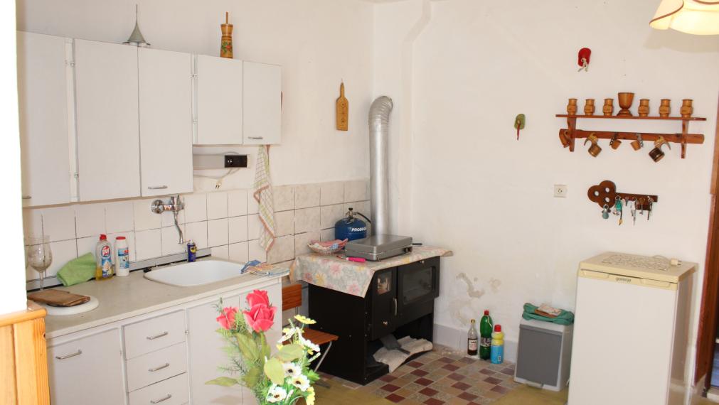 SPEKTRUM REALITY - Na Predaj  rodinný dom/ chalupa s pozemkom 819.38 m2 , Temeš, okres Prievidza