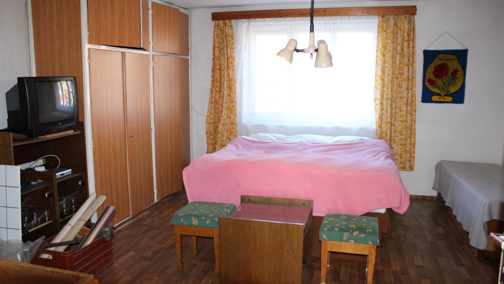 SPEKTRUM REALITY - Na Predaj  rodinný dom/ chalupa s pozemkom 819.38 m2 , Temeš, okres Prievidza