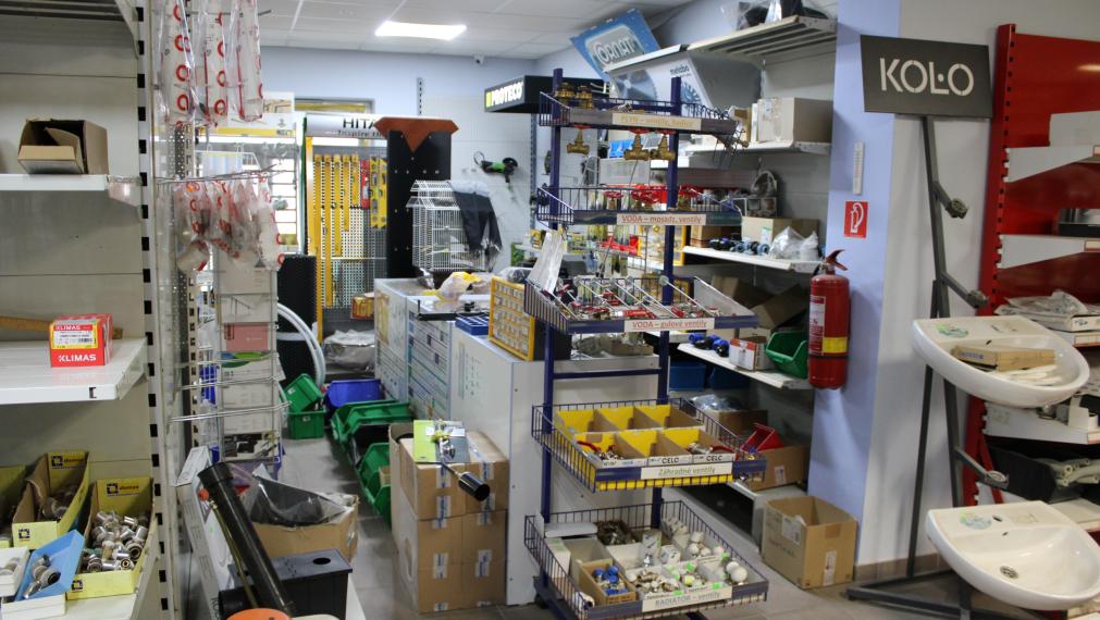 SPEKTRUM REALITY- Na predaj Rodinný dom/ objekt na podnikateľské účely s pozemkom 892 m2, Oslany, okres Prievidza