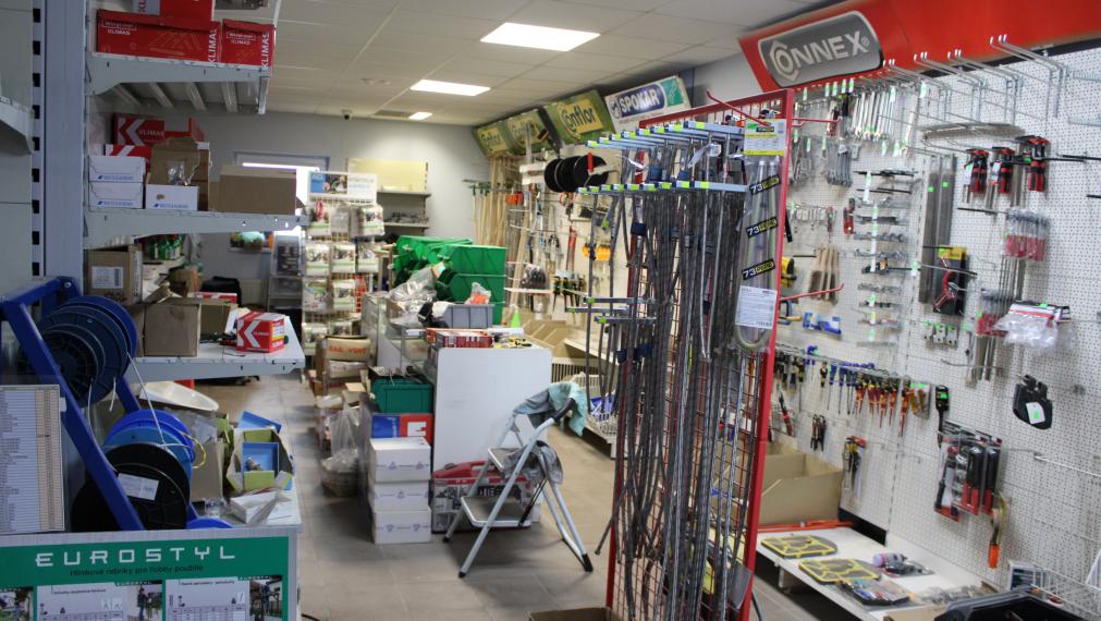 SPEKTRUM REALITY- Na predaj Rodinný dom/ objekt na podnikateľské účely s pozemkom 892 m2, Oslany, okres Prievidza