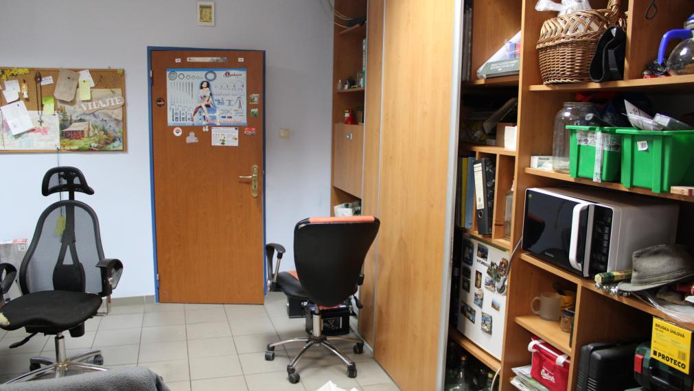 SPEKTRUM REALITY- Na predaj Rodinný dom/ objekt na podnikateľské účely s pozemkom 892 m2, Oslany, okres Prievidza