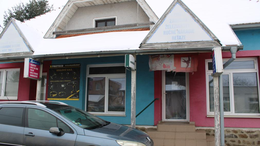 SPEKTRUM REALITY- Na predaj Rodinný dom/ objekt na podnikateľské účely s pozemkom 892 m2, Oslany, okres Prievidza