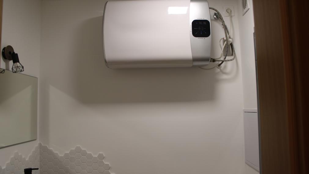 SPEKTRUM REALITY- Na Predaj komplet rekonštruovaný 1-izbový byt, 37,5 m2, Janova Lehota, okres Žiar nad Hronom