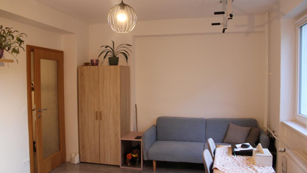 SPEKTRUM REALITY- Na Predaj komplet rekonštruovaný 1-izbový byt, 37,5 m2, Janova Lehota, okres Žiar nad Hronom