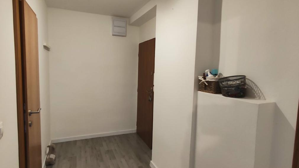 SPEKTRUM REALITY- Na Predaj komplet rekonštruovaný 1-izbový byt, 37,5 m2, Janova Lehota, okres Žiar nad Hronom