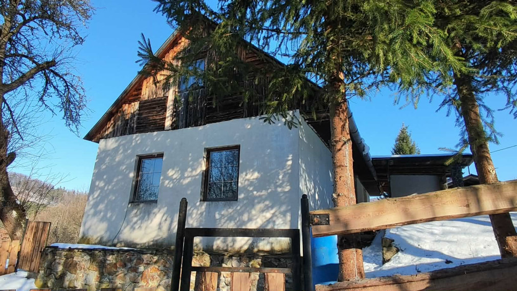 SPEKTRUM REALITY- Na Predaj Rekreačná chata v obci Vyhne, okres Žiar nad Hronom