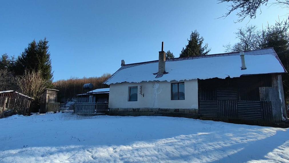 SPEKTRUM REALITY- Na Predaj Rekreačná chata v obci Vyhne, okres Žiar nad Hronom