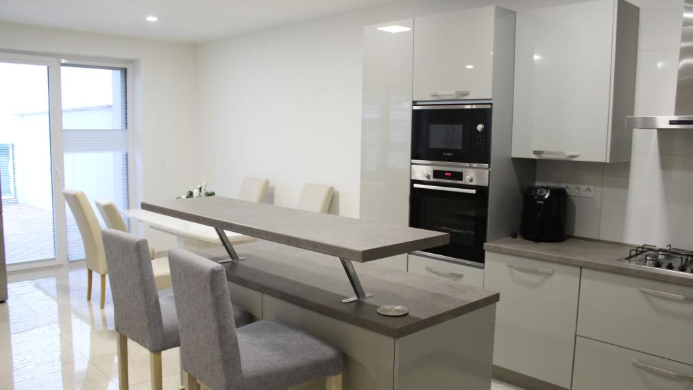 SPEKTRUM REALITY - Na PREDAJ Novostavbu- 4-izbový rodinný dom s garážou, okres Prievidza, ul. R. Jašíka