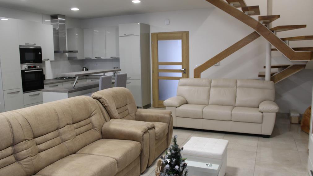 SPEKTRUM REALITY - Na PREDAJ Novostavbu- 4-izbový rodinný dom s garážou, okres Prievidza, ul. R. Jašíka