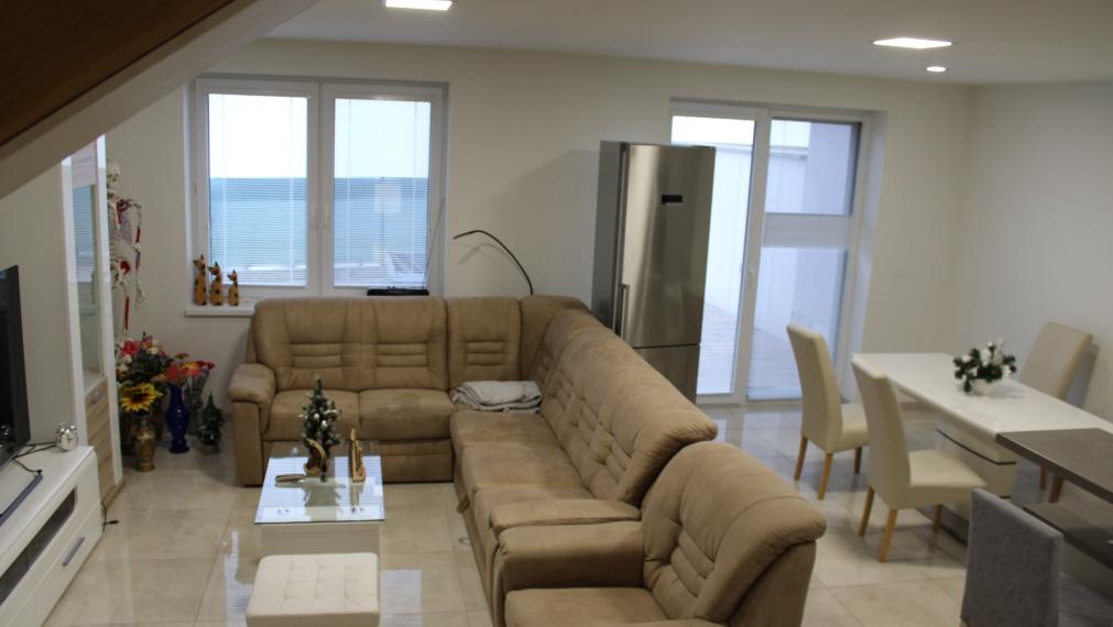 SPEKTRUM REALITY - Na PREDAJ Novostavbu- 4-izbový rodinný dom s garážou, okres Prievidza, ul. R. Jašíka