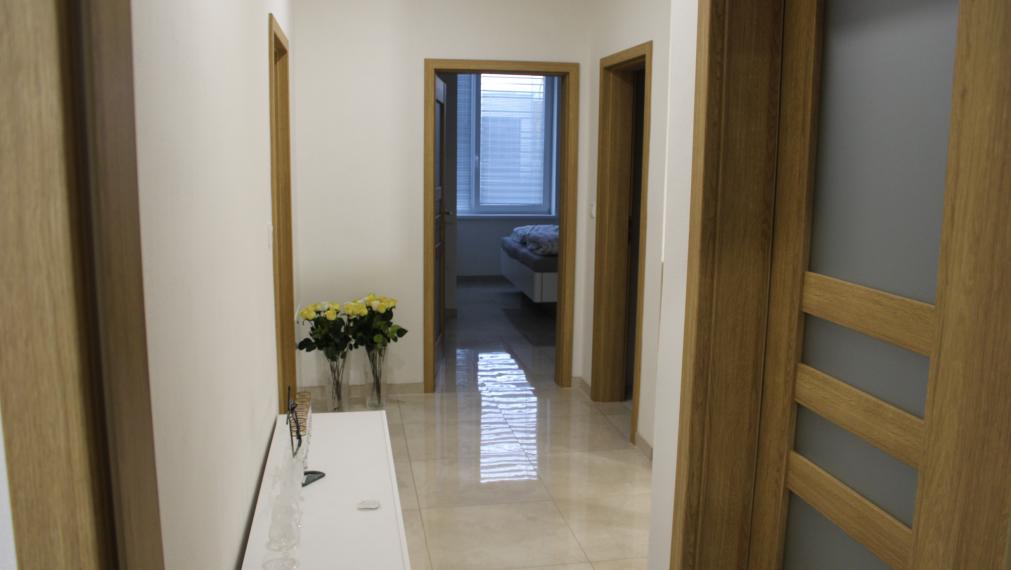 SPEKTRUM REALITY - Na PREDAJ Novostavbu- 4-izbový rodinný dom s garážou, okres Prievidza, ul. R. Jašíka