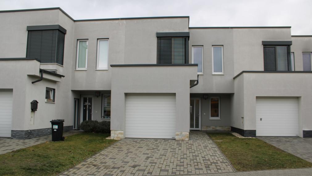 SPEKTRUM REALITY - Na PREDAJ Novostavbu- 4-izbový rodinný dom s garážou, okres Prievidza, ul. R. Jašíka