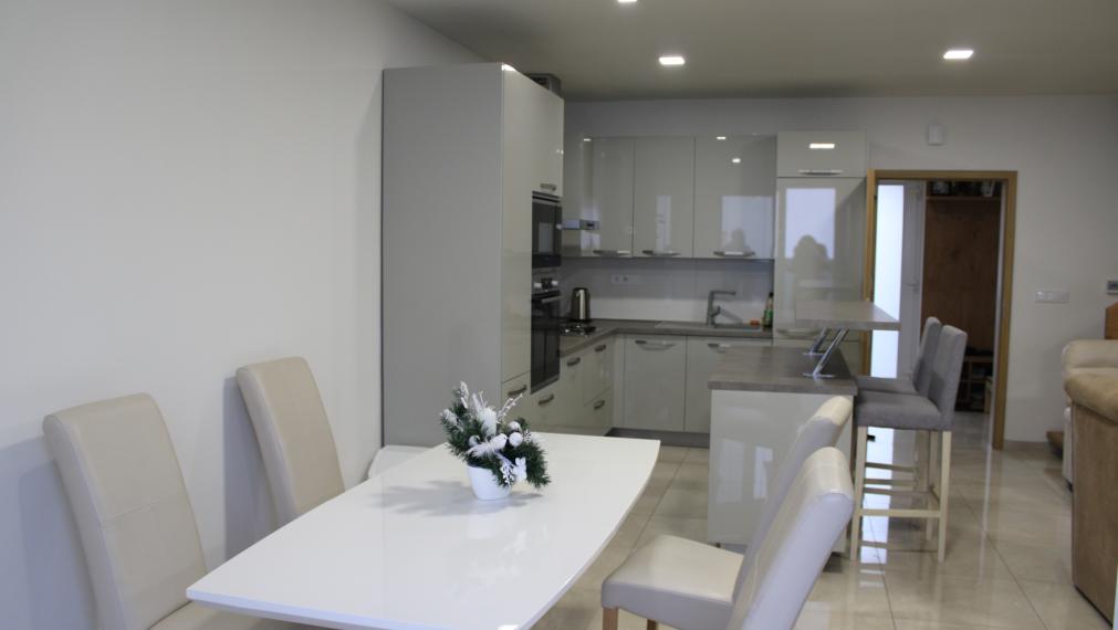 SPEKTRUM REALITY - Na PREDAJ Novostavbu- 4-izbový rodinný dom s garážou, okres Prievidza, ul. R. Jašíka