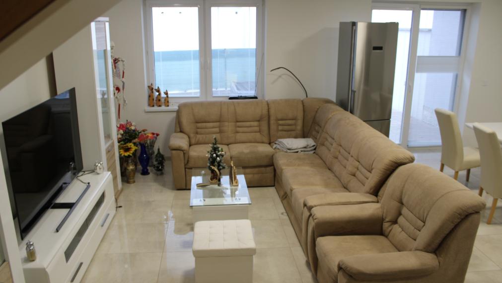 SPEKTRUM REALITY - Na PREDAJ Novostavbu- 4-izbový rodinný dom s garážou, okres Prievidza, ul. R. Jašíka