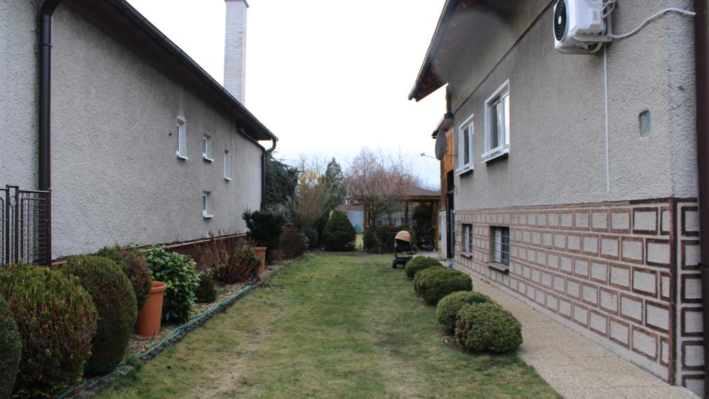 SPEKTRUM REALITY - Na PREDAJ Dvojgeneračný 7-izbový rodinný dom s garážou, Kamenec pod Vtáčnikom, okres Prievidza