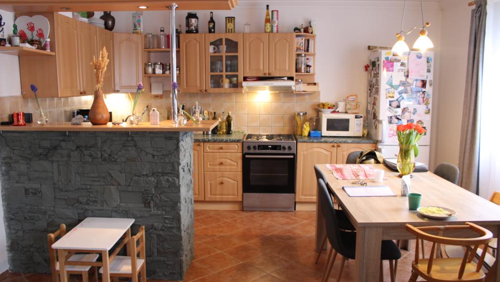 SPEKTRUM REALITY - Na PREDAJ Dvojgeneračný 7-izbový rodinný dom s garážou, Kamenec pod Vtáčnikom, okres Prievidza