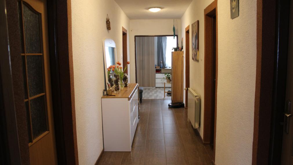 SPEKTRUM REALITY - Na PREDAJ Dvojgeneračný 7-izbový rodinný dom s garážou, Kamenec pod Vtáčnikom, okres Prievidza