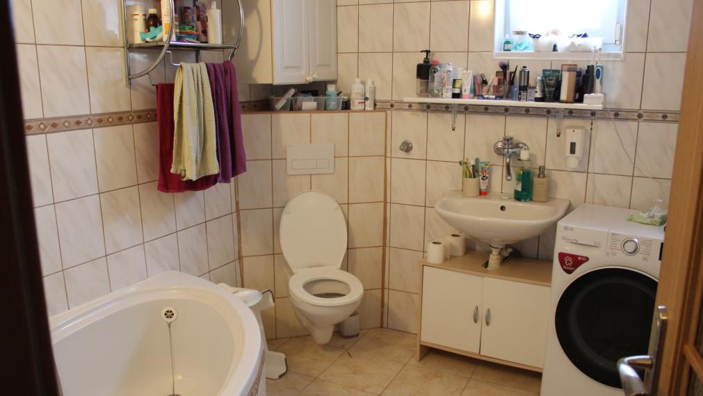 SPEKTRUM REALITY - Na PREDAJ Dvojgeneračný 7-izbový rodinný dom s garážou, Kamenec pod Vtáčnikom, okres Prievidza