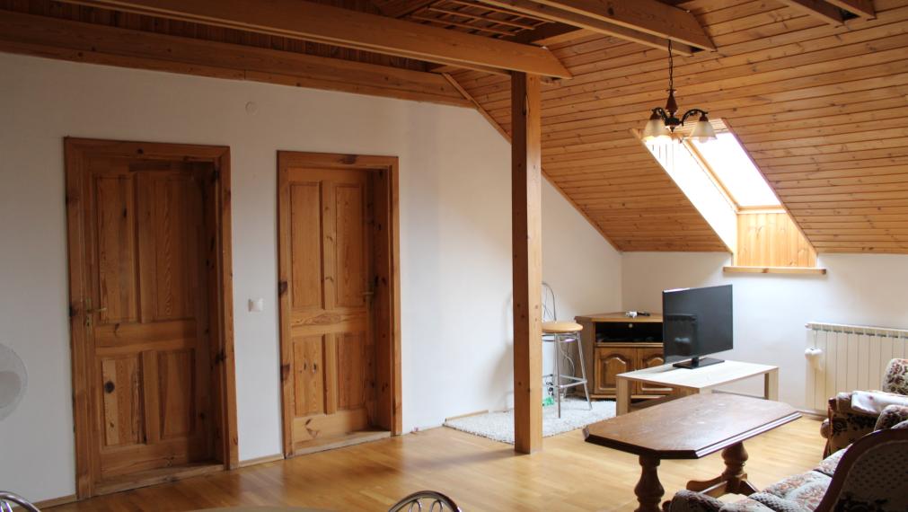 SPEKTRUM REALITY - Na PREDAJ Dvojgeneračný 7-izbový rodinný dom s garážou, Kamenec pod Vtáčnikom, okres Prievidza