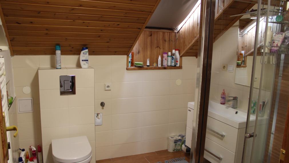 SPEKTRUM REALITY - Na PREDAJ Dvojgeneračný 7-izbový rodinný dom s garážou, Kamenec pod Vtáčnikom, okres Prievidza